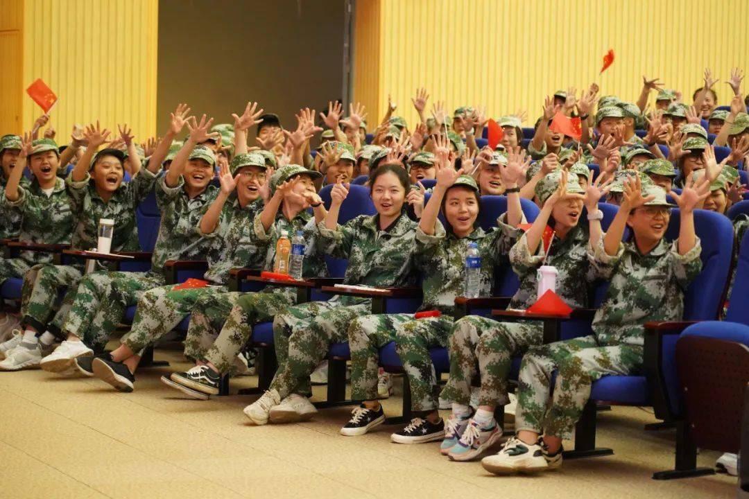 中国驻瑞典大使崔爱民会见瑞典外交部外贸总司长严波